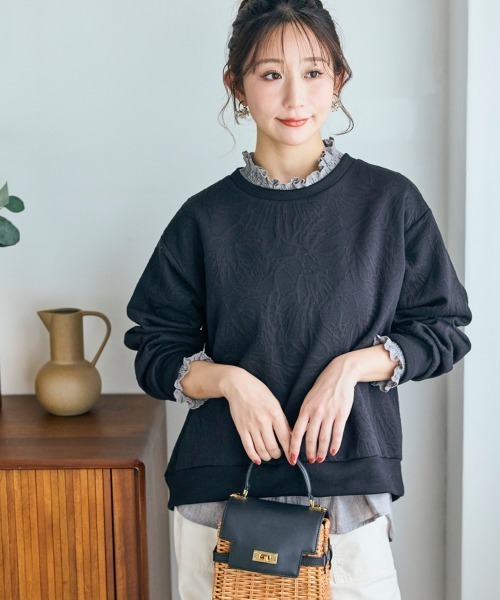 SMILE LAND(スマイルランド)の「<大きいサイズ>ふくれフラワージャガードゆるシルエットプルオーバー(Tシャツ/カットソー・レディース・ベージュ/ブラック/セージグリーン/グレー・L/LL/3L/4L/5L)」の12枚目の写真
