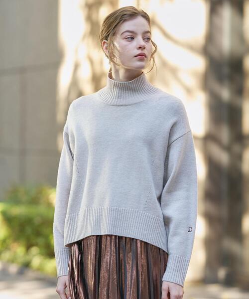 DRESSTERIOR(ドレステリア)の「ミドルゲージハイネックプルオーバー(ニット/セーター・レディース・ブラック/サンドベージュ/パープル/レッド系1・34/36/38)」の1枚目の写真