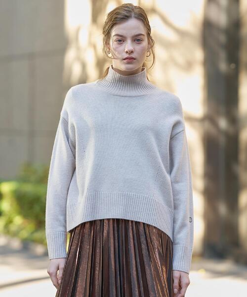 DRESSTERIOR(ドレステリア)の「ミドルゲージハイネックプルオーバー(ニット/セーター・レディース・ブラック/サンドベージュ/パープル/レッド系1・34/36/38)」の8枚目の写真