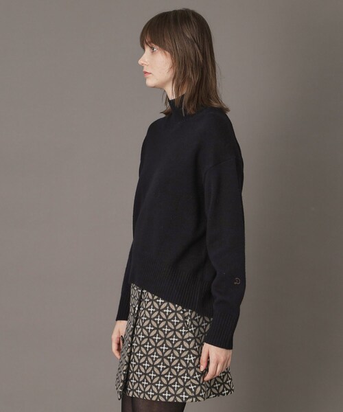 DRESSTERIOR(ドレステリア)の「ミドルゲージハイネックプルオーバー(ニット/セーター・レディース・ブラック/サンドベージュ/パープル/レッド系1・34/36/38)」の16枚目の写真