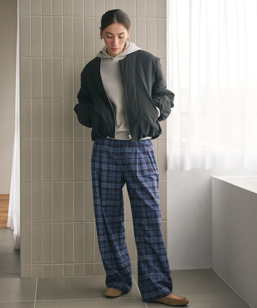 BEAUTY&YOUTH UNITED ARROWS（ビューティーアンドユースユナイテッドアローズ）の「ポリエステルブレンド ノーカラーバルーンジップブルゾン（ブルゾン・レディース・ブラック/オフホワイト/モカ・M/S）」の8枚目の写真