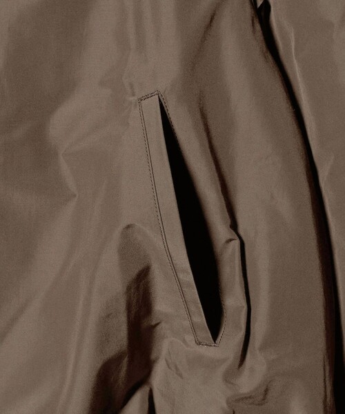 BEAUTY&YOUTH UNITED ARROWS(ビューティーアンドユースユナイテッドアローズ)の「ポリエステルブレンド ノーカラーバルーンジップブルゾン(ブルゾン・レディース・ブラック/オフホワイト/モカ・M/S)」の18枚目の写真