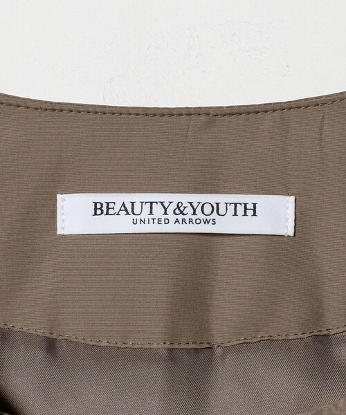 BEAUTY&YOUTH UNITED ARROWS(ビューティーアンドユースユナイテッドアローズ)の「ポリエステルブレンド ノーカラーバルーンジップブルゾン(ブルゾン・レディース・ブラック/オフホワイト/モカ・M/S)」の5枚目の写真