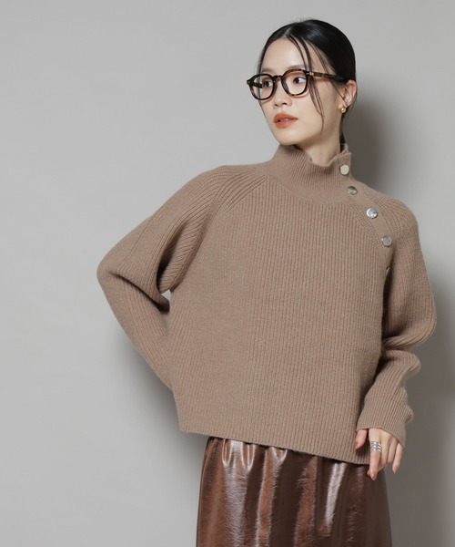 NANO universe（ナノユニバース）の「釦ディティールニットプルオーバー（ニット/セーター・レディース・グレー/ベージュ/ネイビー・FREE）」の4枚目の写真