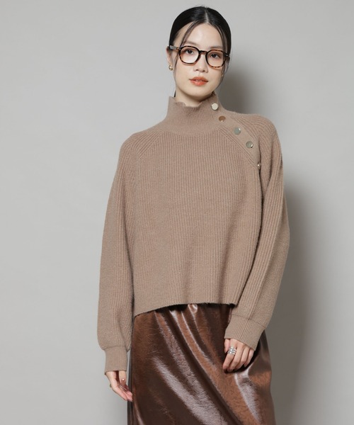 NANO universe（ナノユニバース）の「釦ディティールニットプルオーバー（ニット/セーター・レディース・グレー/ベージュ/ネイビー・FREE）」の5枚目の写真