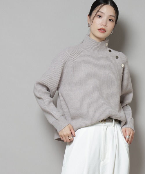 NANO universe（ナノユニバース）の「釦ディティールニットプルオーバー（ニット/セーター・レディース・グレー/ベージュ/ネイビー・FREE）」の11枚目の写真