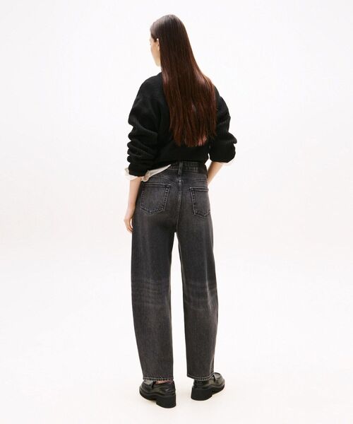 tommy jeans（トミー ジーンズ）の「ジーニーバルーンジーンズ（デニムパンツ・レディース・ブラック・25inch/26inch/27inch/24inch）」の4枚目の写真