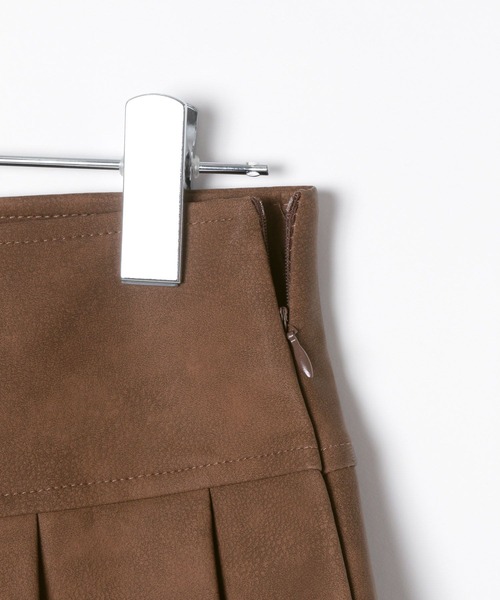 3.3 Field Trip （3.3フィールドトリップ）の「3.3 Field Trip／ヴィンテージライクフェイクレザーミニスカート（スカート・レディース・チャコールグレー/ブラウン・MEDIUM/SMALL）」の7枚目の写真