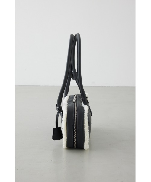 AZUL by moussy(アズールバイマウジー)の「フェイクムートンスクエアトートバッグ(ハンドバッグ・レディース・ブラック/キャメル・FREE)」の7枚目の写真