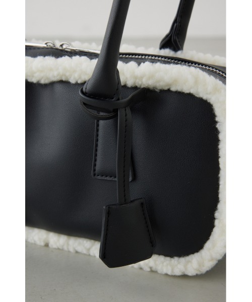 AZUL by moussy(アズールバイマウジー)の「フェイクムートンスクエアトートバッグ(ハンドバッグ・レディース・ブラック/キャメル・FREE)」の10枚目の写真