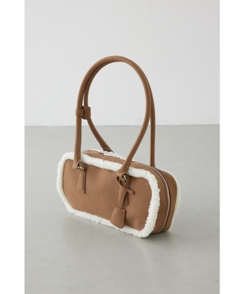AZUL by moussy(アズールバイマウジー)の「フェイクムートンスクエアトートバッグ(ハンドバッグ・レディース・ブラック/キャメル・FREE)」の17枚目の写真