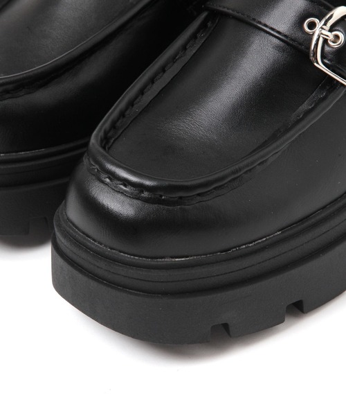 repipi armario（レピピ アルマリオ）の「バックルベルトローファー（ローファー・キッズ・ブラック/その他・SMALL/MEDIUM/LARGE）」の4枚目の写真