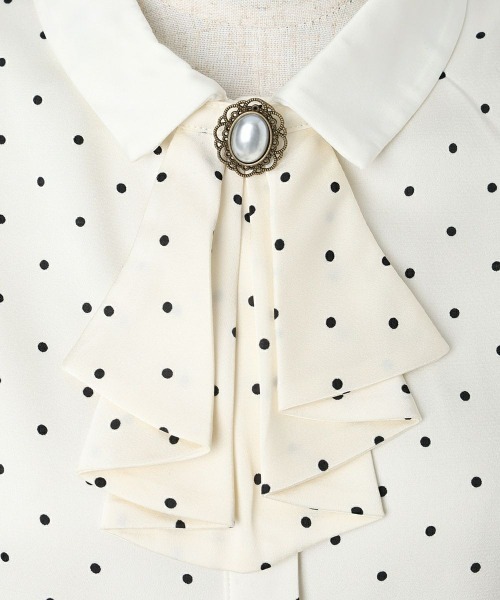 an another angelus（アンアナザーアンジェラス）の「ブローチ付きドットブラウス/fint フィント（シャツ/ブラウス・レディース・ブラック×ホワイト/ホワイト×ブラック・FREE）」の15枚目の写真