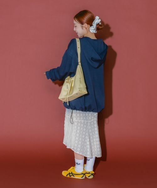 JEANASIS(ジーナシス)の「【marimo企画】CHARM BIG chouchou/595541(シュシュ・レディース・ホワイト系その他/ブラック/ホワイト・FREE)」の9枚目の写真