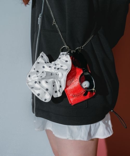 JEANASIS(ジーナシス)の「【marimo企画】CHARM BIG chouchou/595541(シュシュ・レディース・ホワイト系その他/ブラック/ホワイト・FREE)」の11枚目の写真