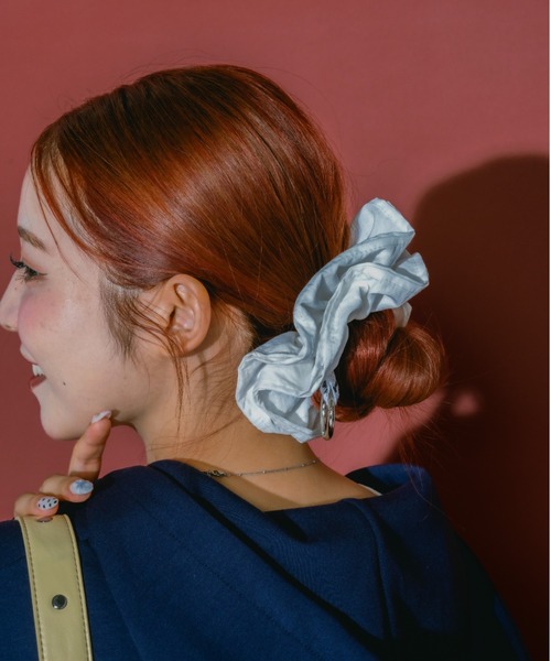 JEANASIS(ジーナシス)の「【marimo企画】CHARM BIG chouchou/595541(シュシュ・レディース・ホワイト系その他/ブラック/ホワイト・FREE)」の6枚目の写真