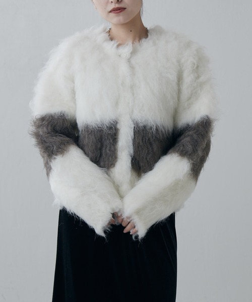 Lui's（ルイス）の「配色シャギーカーディガン（ニット/セーター・レディース・チャコールグレー/アイボリー/ブラック・FREE）」の2枚目の写真