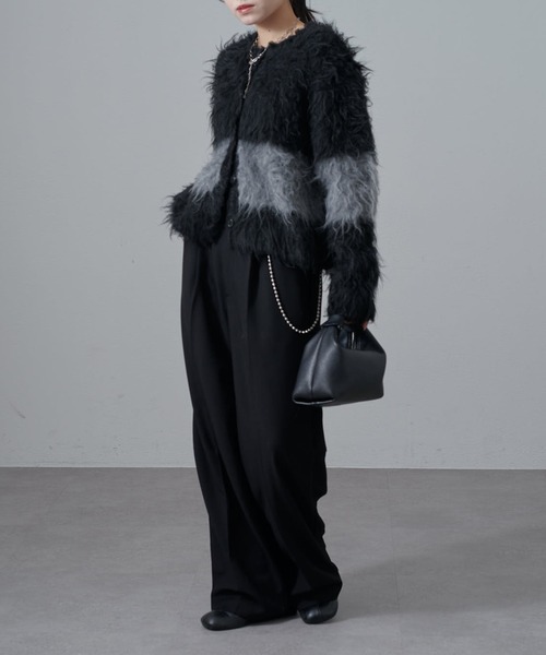 Lui's（ルイス）の「配色シャギーカーディガン（ニット/セーター・レディース・チャコールグレー/アイボリー/ブラック・FREE）」の9枚目の写真