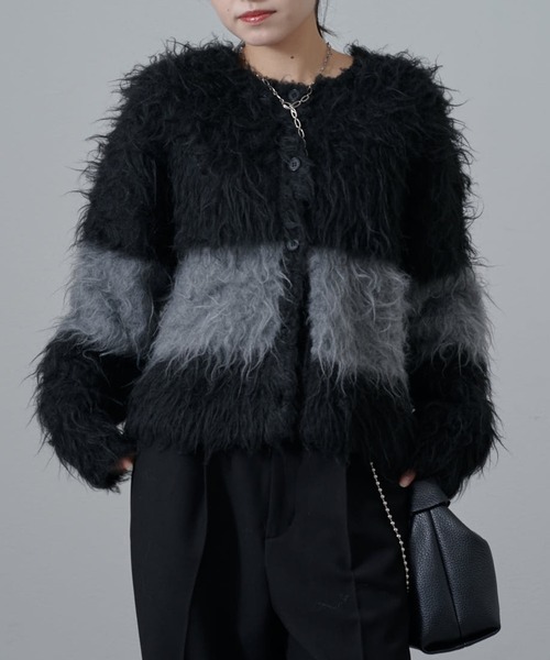 Lui's（ルイス）の「配色シャギーカーディガン（ニット/セーター・レディース・チャコールグレー/アイボリー/ブラック・FREE）」の4枚目の写真