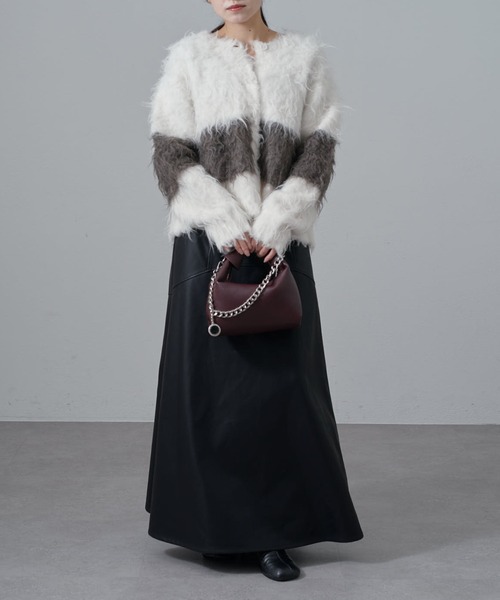 Lui's（ルイス）の「配色シャギーカーディガン（ニット/セーター・レディース・チャコールグレー/アイボリー/ブラック・FREE）」の15枚目の写真