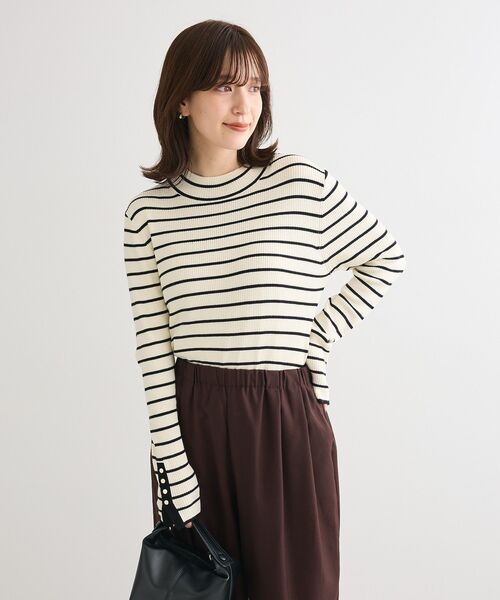 Green　Parks（グリーンパークス）の「袖口金釦リブニットプルオーバー（ニット/セーター・レディース・ボルドー/ダークネイビー/イエロー/ライトベージュ/杢グレー/その他7・FREE）」の11枚目の写真