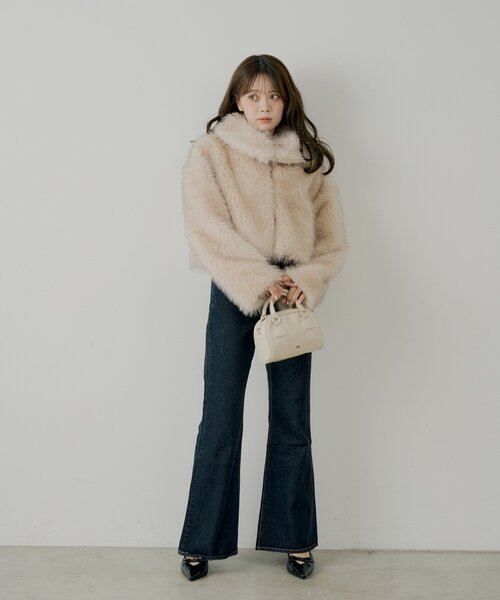 Chico ファーショートジャケット Chico（チコ）の「【2サイズ展開】ファーショートジャケット