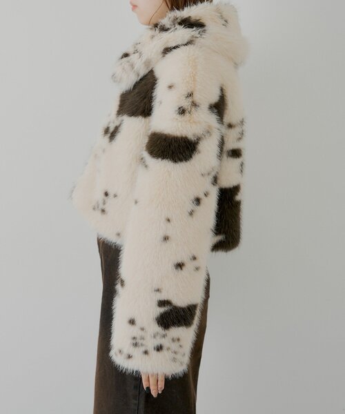 Chico(チコ)の「ファーショートコート(その他アウター・レディース・ブラウン/ベージュ系その他2/ベージュ/アイボリー/ホワイト系その他2・FREE)」の18枚目の写真