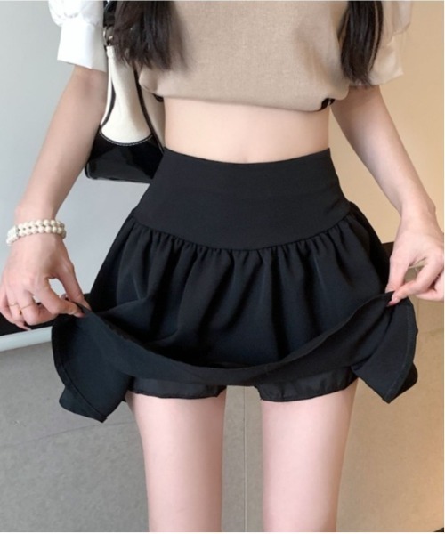 Vini（ヴィニ）の「ハイウエスト ティアード 2段 フリルミニスカート風（スカート・レディース・ホワイト/ブラック・MEDIUM）」の7枚目の写真