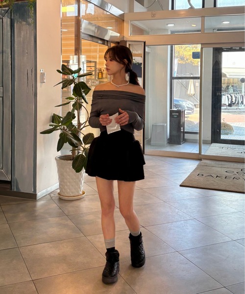 Vini（ヴィニ）の「ハイウエスト ティアード 2段 フリルミニスカート風（スカート・レディース・ホワイト/ブラック・MEDIUM）」の20枚目の写真