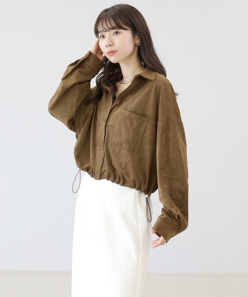 Aletta vita（アレッタビータ）の「フェイクスエード裾ドロストシャツ（シャツ/ブラウス・レディース・ライトベージュ/ブラウン・M）」の5枚目の写真