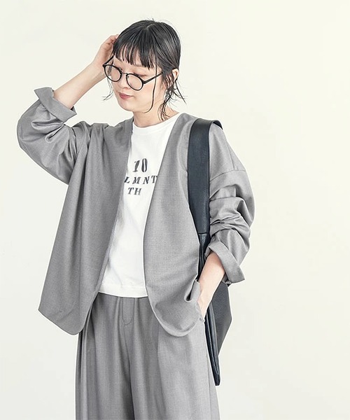 SOLAMONAT LARME(ソラモナラーム)の「ノーカラーワイドジャケット(ノーカラージャケット・レディース・ブラック/ベージュ/チャコール/グレー・40)」の3枚目の写真