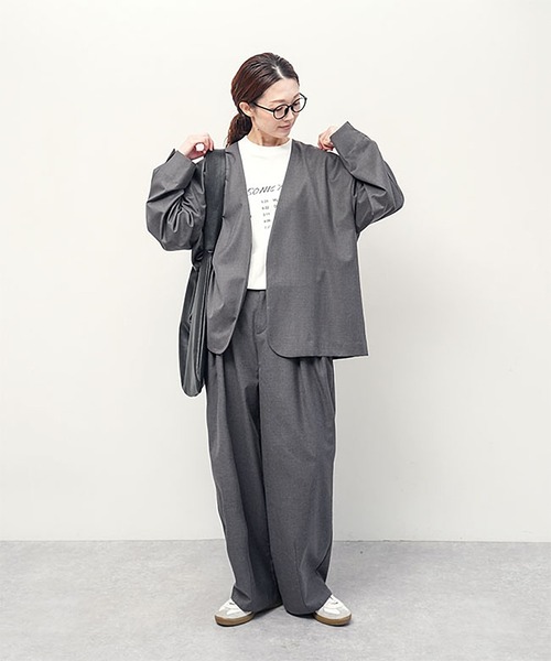 SOLAMONAT LARME(ソラモナラーム)の「ノーカラーワイドジャケット(ノーカラージャケット・レディース・ブラック/ベージュ/チャコール/グレー・40)」の11枚目の写真