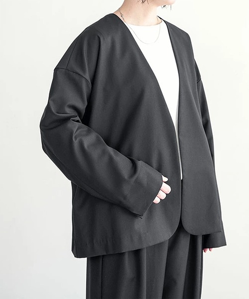 SOLAMONAT LARME(ソラモナラーム)の「ノーカラーワイドジャケット(ノーカラージャケット・レディース・ブラック/ベージュ/チャコール/グレー・40)」の18枚目の写真