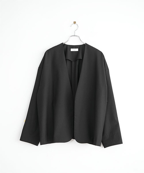 SOLAMONAT LARME(ソラモナラーム)の「ノーカラーワイドジャケット(ノーカラージャケット・レディース・ブラック/ベージュ/チャコール/グレー・40)」の8枚目の写真