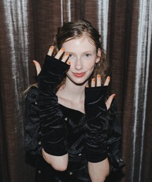 et.UNiVER（エトユニベール）の「velor arm warmers（アームカバー）」