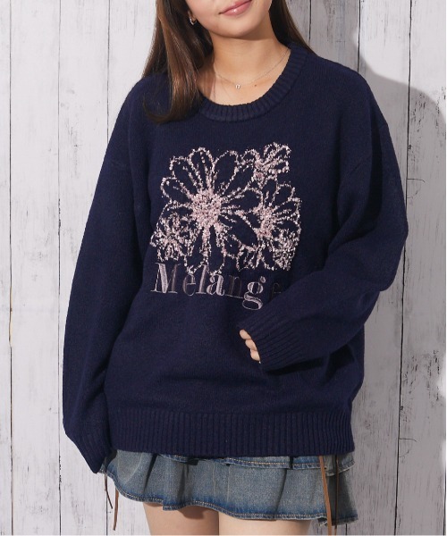 GORGE(ゴージ)の「《テープヤーン×ロゴ刺繍》レディース ニット プルオーバー 花柄モチーフ 秋冬(ニット/セーター・レディース・ネイビー/レッド/グレー/アイボリー・F)」の3枚目の写真
