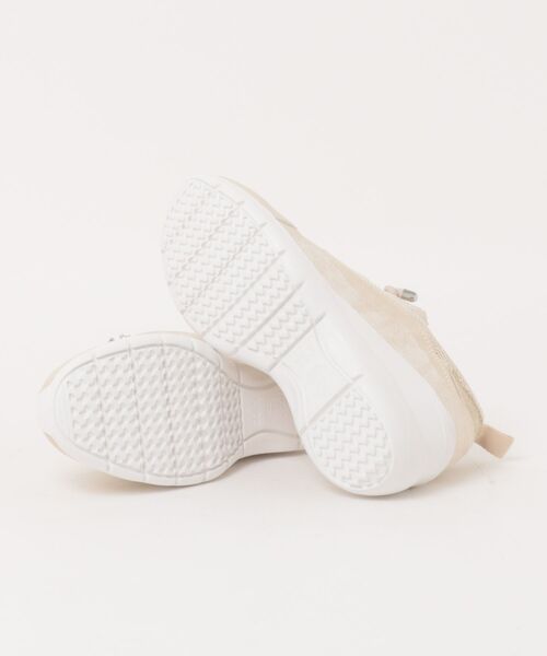 Round About(Bridget Birkin)(ラウンド アバウト)の「【Round About】サイドジップヒールアップスニーカー(45103D)(スニーカー・レディース・ブラック系その他/ベージュ系その他・22.5/23/23.5/24/24.5)」の4枚目の写真