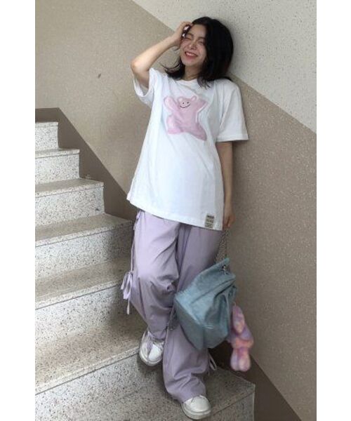 GRAVER（グレーバー）の「[ユニセックス]ピンクペインティングビッグベアスマイル半袖Tシャツ_ホワイト（Tシャツ/カットソー・レディース・ホワイト・SMALL/MEDIUM/LARGE/X-LARGE）」の5枚目の写真