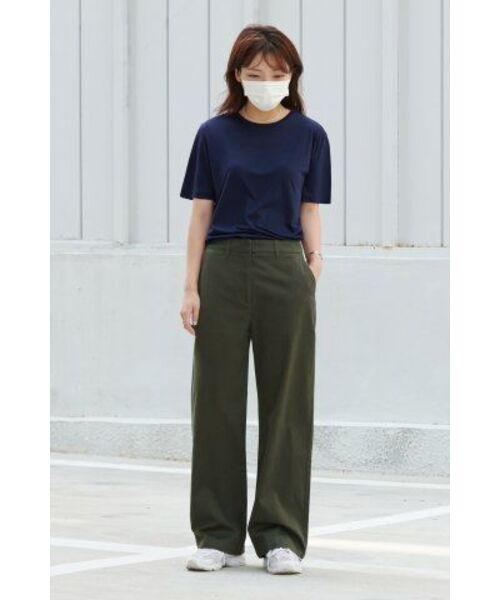 MUSINSA STANDARD WOMAN（ムシンサスタンダードウーマン）の「レディースワイドチノパンツ[カーキ]（その他パンツ・レディース・その他・30/24/25/26/27/28/29）」の9枚目の写真