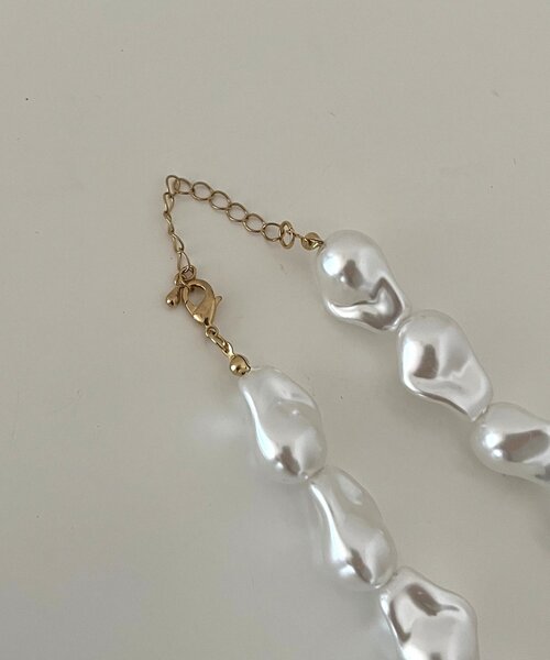 prose verse（プロズヴェール）の「バロックパールネックレス（ネックレス・レディース・オフホワイト・FREE）」の5枚目の写真