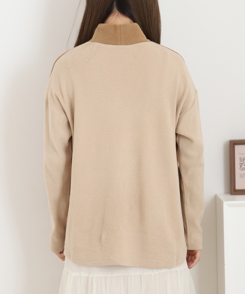 BRODIAEA(ブローディア)の「BRODIAEA 素材切り替えボトルネックロゴプルオーバー 日本製(Tシャツ/カットソー・レディース・グレイッシュベージュ/グレー/キャメル/ネイビー・40)」の6枚目の写真