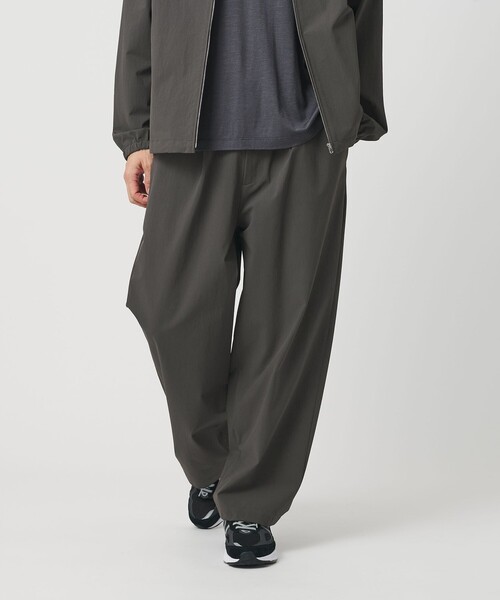 BEAUTY&YOUTH UNITED ARROWS(ビューティーアンドユースユナイテッドアローズ)の「360°MASTER バギー イージーパンツ NO.12 セットアップ対応 撥水 ストレッチ ウォッシャブル(その他パンツ・メンズ・ダークグレー/ベージュ/ブラック・S/M/L/XL)」の7枚目の写真