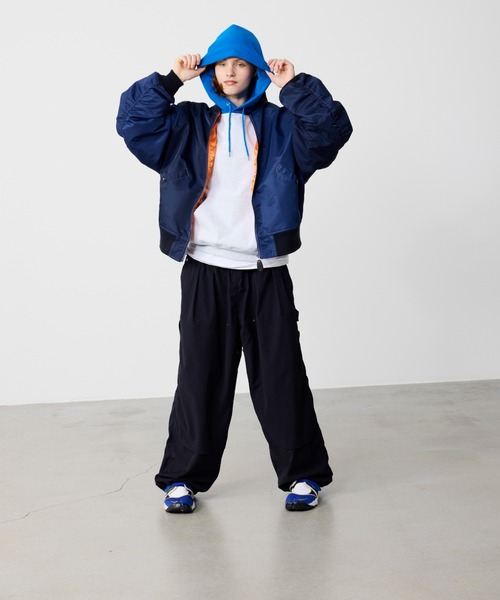 BEAMS(ビームス)の「クレイジー MA-1 ジャケット【ワイドフィット】(ブルゾン・メンズ・ブラック/ネイビー/オリーブ・L/S/XL/M)」の4枚目の写真