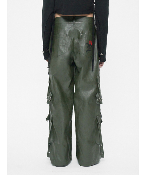 YEEL（ワイイーイーエル）の「EYELET CARGO LEATHER PANTS KHAKI（その他パンツ・レディース・その他・SMALL/MEDIUM）」の3枚目の写真