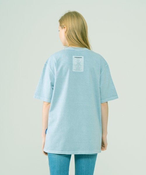 ICONOGRAPHY(アイコノグラフィー)の「PIGMENT LABEL TAGLINE RSBL(Tシャツ/カットソー・レディース・スカイブルー・MEDIUM/LARGE)」の5枚目の写真