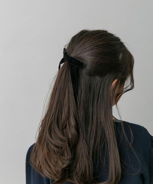 URBAN RESEARCH DOORS（アーバンリサーチドアーズ）の「ベロアリボンヘアゴム(KIDS)（その他・キッズ・ダークグレー/ブラック・ONE）」の3枚目の写真