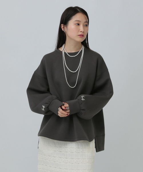 LEPSIM（レプシィム）の「パフエア刺繍プルオーバー　634638（スウェット・レディース・モカ/杢グレー/ピンク/チャコールグレー・FREE）」の2枚目の写真