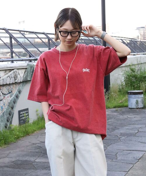 BEN DAVIS(ベンデイビス)の「【BEN DAVIS(ベンデイビス)】ROADSIDE VNTG TEE(UF) / Tシャツ クルーネック ワンポイント シンプル ユニセックス 加工(Tシャツ/カットソー・メンズ・ダークブラウン/レッド/ブラック・X-LARGE/LARGE/MEDIUM)」の6枚目の写真