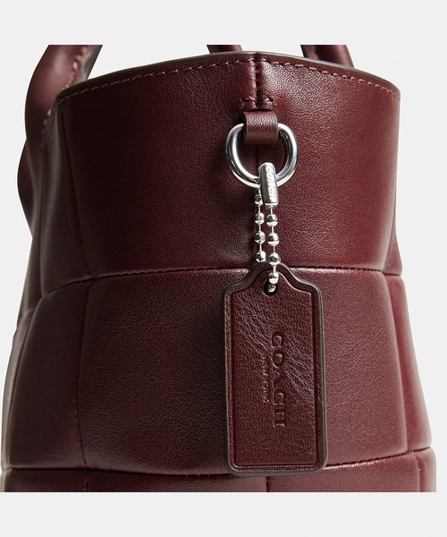 Coachtopia(コーチトピア)の「オルター/エゴ スモール トート バッグ・スクラップ レザー(トートバッグ・レディース・ブラウン系その他/レッド系その他/ブラック系その他・ONE)」の11枚目の写真