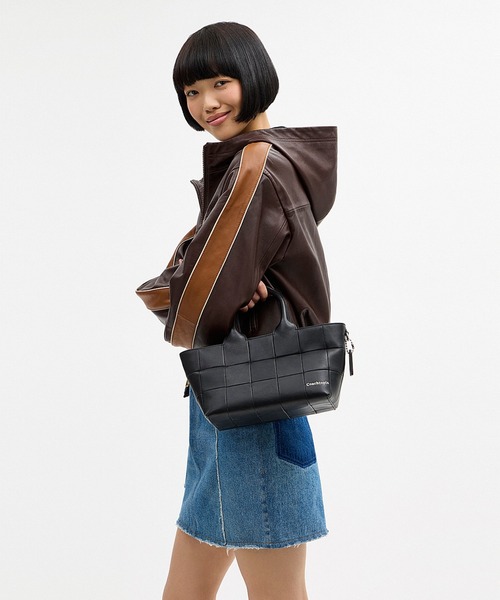 Coachtopia(コーチトピア)の「オルター/エゴ スモール トート バッグ・スクラップ レザー(トートバッグ・レディース・ブラウン系その他/レッド系その他/ブラック系その他・ONE)」の22枚目の写真